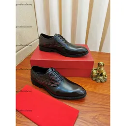 Business Derby Casual Handgjorda högkvalitativa importerade ko Multi -stil Men's Leather Famous Designer Shoes Original Edition