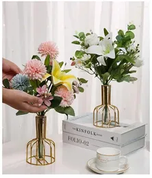 花瓶小さなワインボトルクリエイティブシンプルな中空鉄の花瓶装飾ホームリビングルーム透明な偽の花の乾燥容器