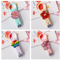 7 PC Sevimli ve Elverişli Beş Petal Çiçek Katlanır Tırnak Clippers - Ayak parmakları için mükemmel tırnak sanatı hediyesi