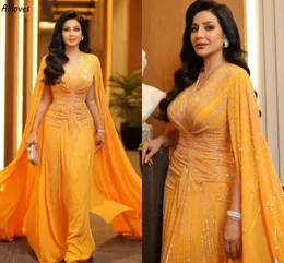 Dubai Arabic Yellow Sequined Kaftan Prom Dresses Charming V Neck med Long Wrap Women Formella festklänningar Sop Train Second Reception Celebrity Evening Wear CL3562