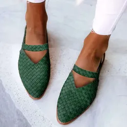 Lady fårskinn 2022 läder sexiga damer platta klackar sandaler skor pioned tå flätat spänne sommareuropa och Amerika catwalk slip-on size 34-42 9096