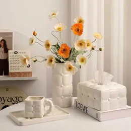 Vase Nordic Ins Ceramics Vase Home Descoration Accessories Table Decoration Tissue Box Ornaments J240515のためのフラワーアレンジメント結婚式の花瓶