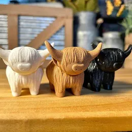 Dekoracyjne figurki Highland Cow Figurine Rzeźba Szkocka zabawka 3D drukowana artefakt