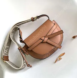 Evening Bags Designer Sadelbag Luxury Mini Crossbody Bags 15cm axelväska 10a Mirror Quality äkta läder Messenger Bag880