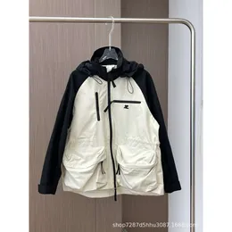 Herren -Grabenmäntel Herbst/Winter Schwarzer weißer Kontrast Windbreaker Jiaojia Baumwollmantel 3D -Taschendekoration Taille Draw String zeigt schlanke modische Stil