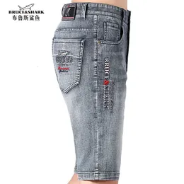 Sommer Short Men Jeans Bruce Hai Herren Hosen gerade Bein losen Stil Dehnungskurzer Jeans Männer Casual Mode große Größe 240516