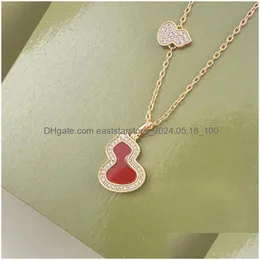 Hänge halsband designer halsband för kvinnor rostfritt stål smycken woamn kalebass formade 18k rosguld röd agat diamantkedjor födelse otzgl