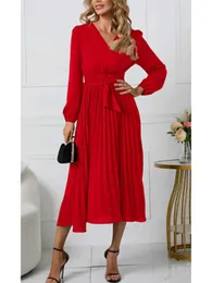 Sukienki w dużych rozmiarach Europejskie i amerykańskie Plus Size Seksowne sukienki w szpic w dekolcie w dekolcie Kobiety Eleganckie z paskiem Long Slve Robe Femme Red Maxi Vestido T240518