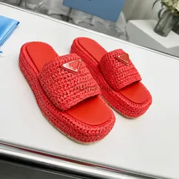 Nowy trójkątne słomki splot Kobiet Platforma sandałowa platforma sandałowa Raffias Projektowanie Womans Summer Flat Heel Casual Flip Flip Flip Flip Outdoors Basen Suders Beach 5.17 04