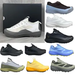 2024 Mäns sneakers är utomhusdesigner Luxury Sports Shoes Casual Shoes Men's Women's SV/LT GORE-TEXPRO Herrmännens lätta vandring 40-45