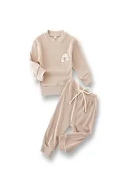 Kläderuppsättningar Hitomagic Born Baby Boy Clothes Spädbarn för höstfjäder med regnbåge set rosa ribbade tyg pojkar4041160
