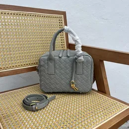 VB omuz çantası kadın çantası küçük kare kutu retro moda küçük lüks tasarımcı çanta Doku dolu mükemmel seyahat retro klasik metal düğümü süslenmiş bahar