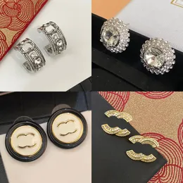Orecchini designer di nuovi stile per lettere di marca per lettere Diamond Pearl Stall Men Womens 925 Silver Earring Wedding Birthday Regalo di alta qualità Accessorio per gioielli di alta qualità