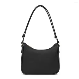 Hobo Yonben Crescent Bag Crossbody ramię dwa zastosowania regulowana długość prosta styl łatwy do czyszczenia