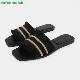 Pantofole 2024 Summer Women Brown Tasel Slip su sandali piatti Open Square Casual Fashion White/Nero/Gold Slides
