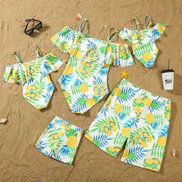 Família Pineapple Combating Swimsuits Madra Filha de banho de banho Onepiece Mommy e eu Roupa Pai filho shorts 240515