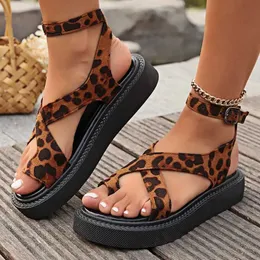 Sandalsleopard tornozelo plataforma sandles feminino clipe de verão dedo grosso de fundo de gladiadores sandálias de mulher backle strap roman sapatos h240517