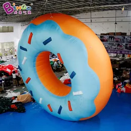 Inflatable donuts, bagels, closed air simulation, food and dessert props
