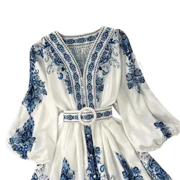 Kvinnors klänning modeklänning blommor tryckt Whitedress berömd heta designer klänningar sommar v hals casual lös fasta kläder blå strandkläder storlek s-xl