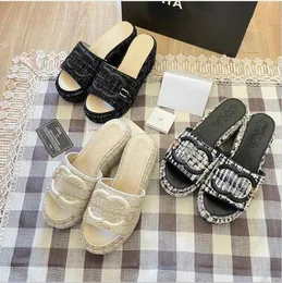 Designer sandaler bom dia äkta läder sandaler tofflor lyxiga casual skor sommarstrand gladiator mules hasp akademi sjukhus orang rapport favoritea look glans