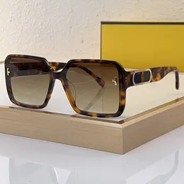 Frauendesigner Sonnenbrille Square Acetat und Metall gepaart mit Polyamidlinsen 0629 Retro klassische Stil UV -Widerstand luxuriöse Sonnenbrille für Männer Frauen
