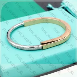 TiffanyJewelry браслет браслет браслет браслет женщины блокируют подковообразные стальные стали полумари бриллианты