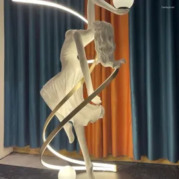 Lâmpadas de chão Modern Abstract Sculpture Lamp Lâmpada Escritório de Vendas do Lobby Decoração Dança Danamentação de Deusa Artística Ornamento