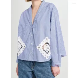 Frauenblusen 2024 Frauen Frühlings-/Sommer Französischer Stil Blau-weiße Streifen durch Lace Hollow V-Ausschnitt Single Breaced Shirt