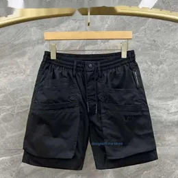 Shorts maschere di lusso New MENS Summer Y2K Streetwear Korean Black Cargo Black Fashion Brand Brand Versatile Beach Holiday Man Outfit
