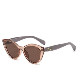 Mode New Cat Eye Solglasögon Kvinnor Män lyxig designer Svartrosa solglasögon för män utomhusglasögon