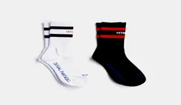 Utomhussport Strumpor Tide Brand Tonåring Student Hip Hop Style Long Socks Letter broderied Socks Athletes Leg Warmers Strip4863482