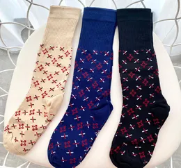 Winter Cotton Socks Classic Rhombus Jacquard Sport Sock Fashion Fashion Double Letter 옥외 피트니스 Hosiery for Women9855610