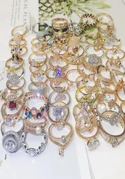 ダイヤモンド模倣宝石リング女性ファッションジルコンリングハンド装飾ジュエリーミックスバッチシルバーギフトウェディングアクセサリー6187976
