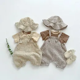 Giyim setleri bebek kıyafetleri Kore tarzı çocuk ekose kayış kısa kollu şapka üç parçalı set 2024 sevimli kız oneee