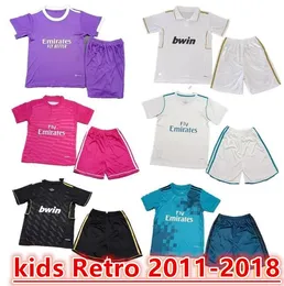 Retro Classic Real Kids Soccer Jerseys 2011 12 14 15 16 16 18 18 18 Benzema Marcelo Isco Carvajal Bale Sergio Ramos Мадрид Роналду Дети мальчики Девочки Девочки устанавливают футбольную рубашку 66