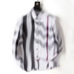 ポロカラー長袖のメンズカジュアルシャツ乗馬刺繍カミザデホンブルボタンアップシャツメンデザイナー高品質のシングルロウボットン格子縞のシャツ