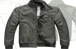 2016 가을 패션 브랜드 Men039S 미국 공군 1 짧은 항공 재킷 따뜻한 폭격 군대 녹색 재킷 Manteau Homme Army Militar9111265