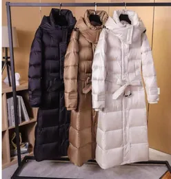2021ニューホワイトダックダウンジャケットの女性冬のフード付きカラーコートとベルト女性