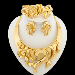 Dubai Gold Color Gioielli set per orecchini per banchetti di matrimoni e grandi accessori per anelli per bracciali a mano cravatta 240511