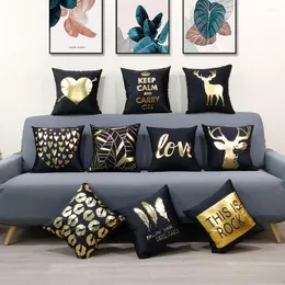 Travesseiro de travesseiro moderno travesseiro geométrico de ouro preto e branco folhas de veludo travesseiros decorativos decoração de casa sofá de 17 polegadas