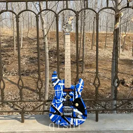Edward Eddie van Halen Relic pesante blu Franken Electric Guitar Stripe bianche nere, collo a forma di ST, floyd rose tremolo di bloccaggio dado