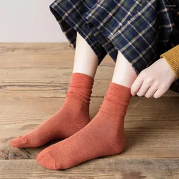 Женские носки шикарные свайные женские ретро с твердым цветом с твердым цветом в среднем трубе с высокой эластичностью анти-скольжение в воздухопроницаемости