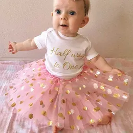 Abiti per ragazze bambina set di abbigliamento da 6 mesi da 6 mesi Girl 6 mesi rosa e oro mezzo pezzo aderente e tuto set di 2 pezzi set tutu set tutu d240520