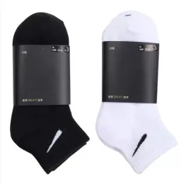 ayak bileği çoraplar erkekler orta çorap geometrik desen pamuklu yumuşak fi spor boş zamanları siyah beyaz gri renklerle ilkbahar ve sonbahar denizleri için uygun 21E4#