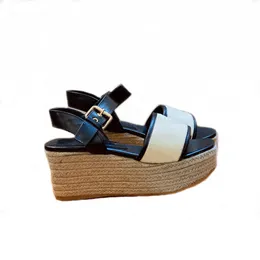 Designer Sandalen berühmte Frauen rutschen Sandale Flatform Slipper Sliders Schuhe unten Sommer Freizeits Sandale Echtes Leder Top Qualität