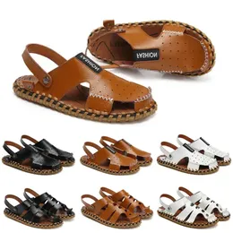 Para homens de sandália Sapatos Sapatos baratos Slippers Designer Platform Runner Triple Black Summer Fashion House Outdoor Slide Slide Men.