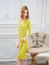 2021 Designer Fashion Women039S PG DVF Summer Slim Yellow Sunflower Print Holiday Wrap Dress for Women9256198