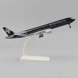 Aircraft Modle Metal aircraft model 20cm1 400 New Zealand Boeing 777 metal replica with landing gear alloy material aviation simulation boy gift S24520