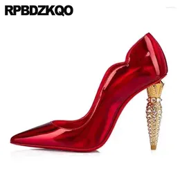 Scarpe eleganti con tacchi alti Donne Pompe scivolate su cuoio in pelle brevettata in metallo in metallo in metallo con punta di seta di seta Rhinestone Plus size Diamond