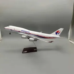 Aircraft Modle New 47CM Malaysia Airlines B747 Самолеты с легкой литой смолой модели модели игрушек Подарки подарки вентиляционное украшение дома S245